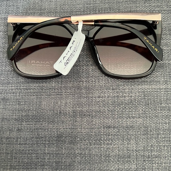 NWT TAHARI SUNGLASSES EYEWEAR ACCESSORY - Picture 3 of 6
